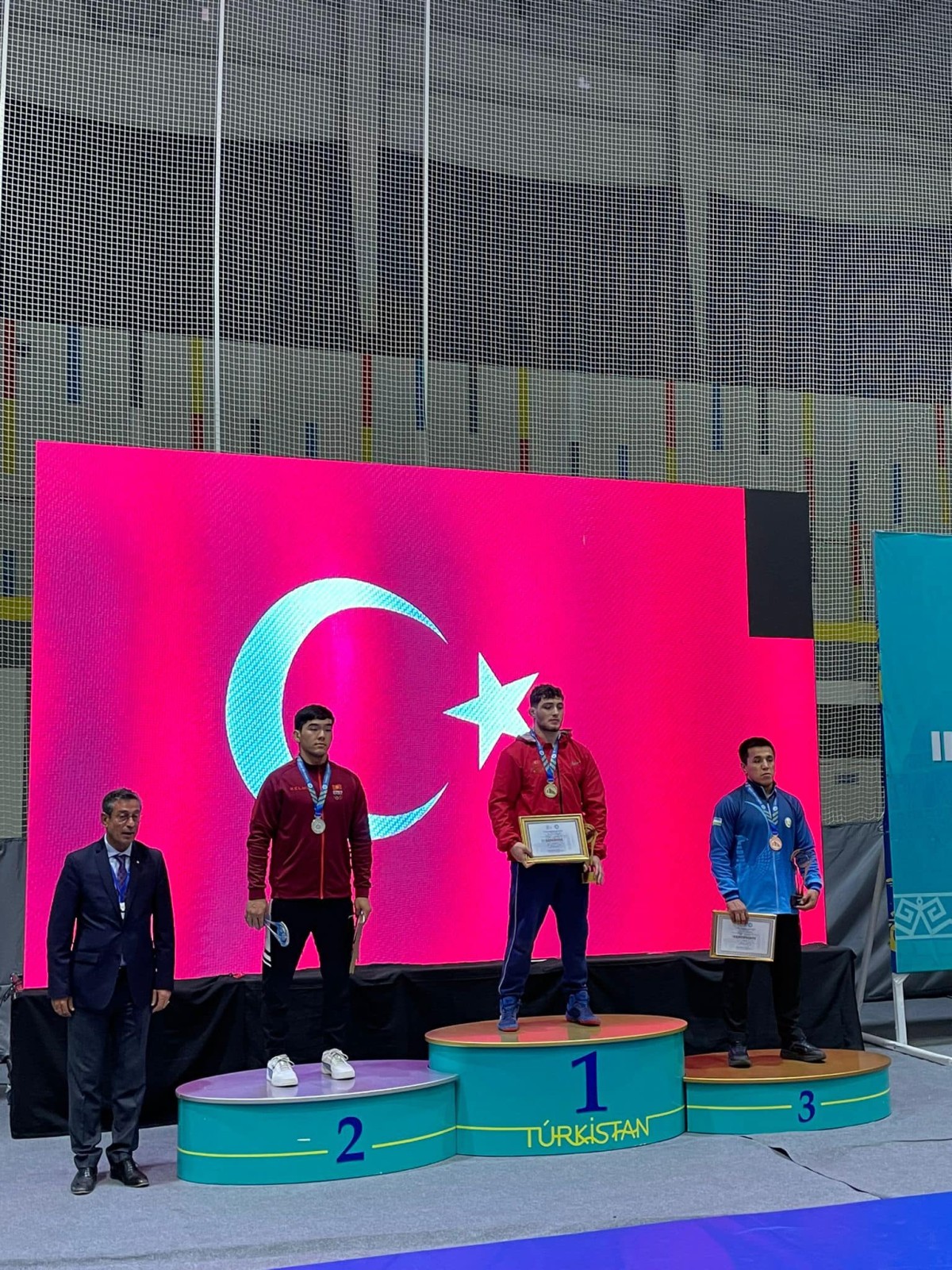 Kazakistan’da düzenlenen Türk Oyunları'nda Abdül Samet Başar şampiyon oldu