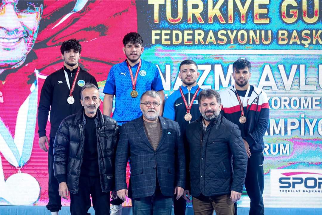 Sakarya Büyükşehir Belediyesi Grekoromen Güreş Takımı yine kürsülerde